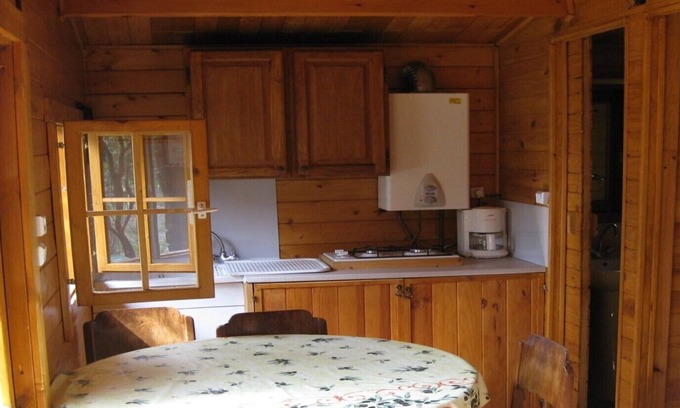 Ventoux-Comtat-Venaissin Cabaña | Chalet en el bosque de pino provenzal