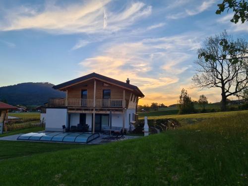 Inzell Chalet De Esquí | Chalet Gamsknogel mit privatem Pool und Whirlpool