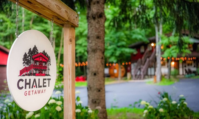 Bellaire Chalet De Esquí | Chalet Getaway | Hot tub | Sauna | Firepit | Pool