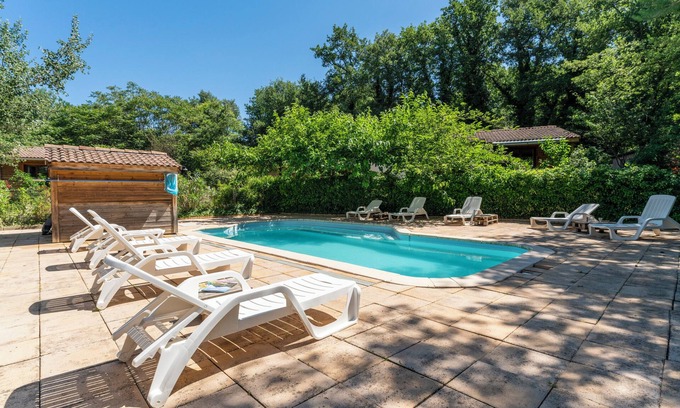 Mirabel-aux-Baronnies Chalet De Esquí | Chalet 'Gite Serpolet' con piscina compartida, terraza privada y Wi-Fi