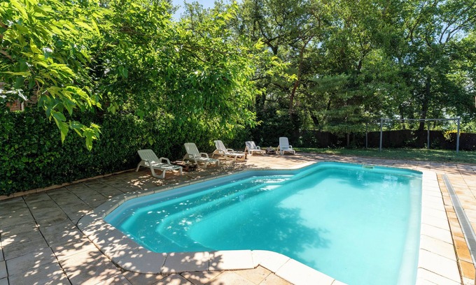 Mirabel-aux-Baronnies Chalet De Esquí | Chalet 'Gite Sariette' con piscina compartida, terraza privada y Wi-Fi