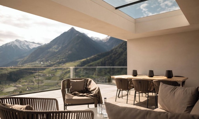Schenna Chalet De Esquí | Chalet "Goyen" con piscina compartida, terraza privada y Wi-Fi