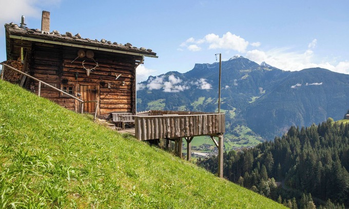 Schwendau Casa | Chalet 'Griawanghütt'n Zillertal' con vistas a la montaña, terraza privada y balcón