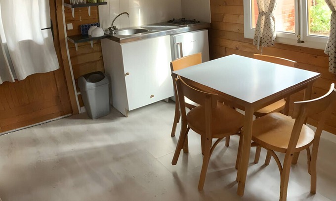Bretagne-d'Armagnac Casa | Chalet 'Guzet 4 Personnes 25' con terraza privada, jardín privado y Wi-Fi