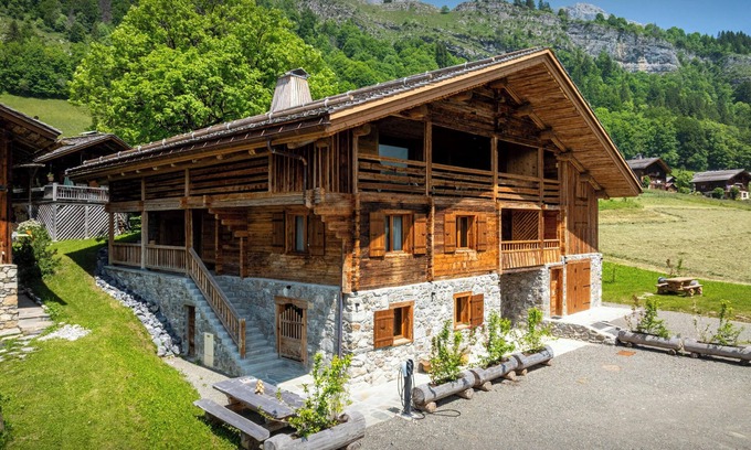 Le Chinaillon Chalet De Esquí | Chalet Happysnow - alpine retreat for 15 - OVO Network
