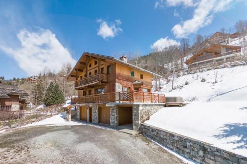 Meribel Chalet De Esquí | Chalet Himalaya , 10 Person Chalet with 5 ensuite bedrooms and outdoor jacuzzi in Meribel Centre