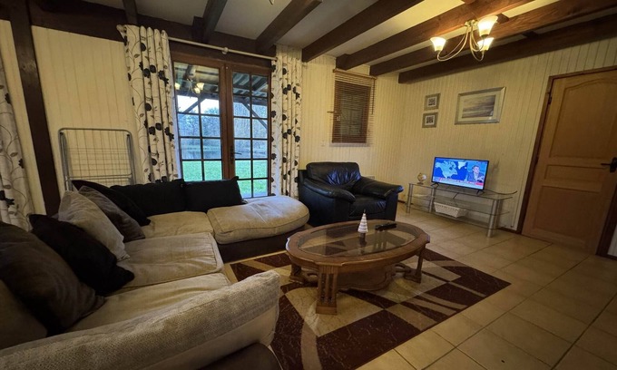 Aubigne-Racan Chalet De Esquí | Chalet en Aubigné-Racan con piscina y jardín