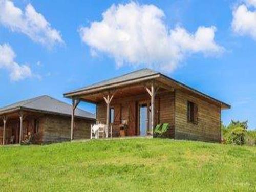 Madranges Chalet De Esquí | Chalet in France with Forest Views