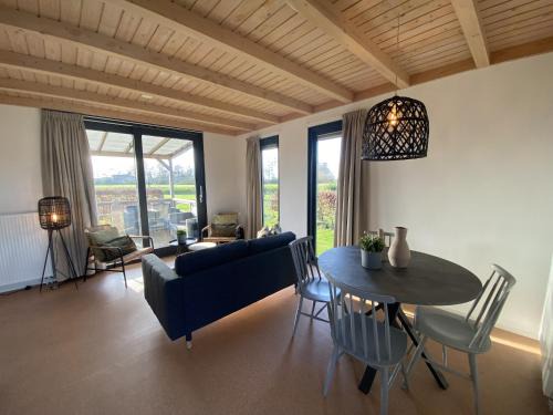 De Veenhoop Chalet De Esquí | Chalet in Friesland near Alde Feanen Park, cleaning included