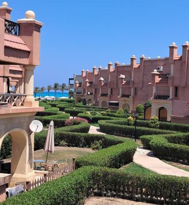 Shurtah al-Dakhlah Chalet De Esquí | Chalet in Lazordy bay