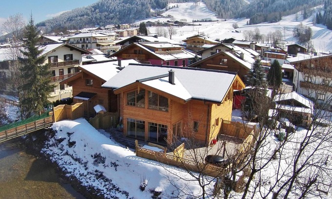 Kaprun Chalet De Esquí | Chalet in the center of Kaprun with sauna & hot tub