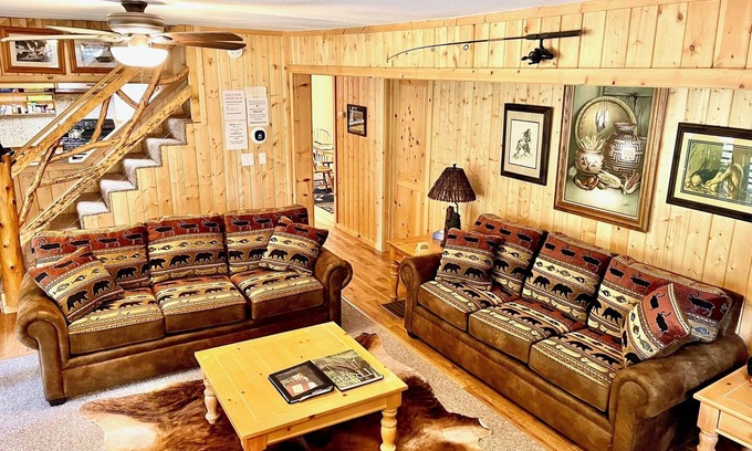 Fish Camp Cabina | Chalet in the Pines