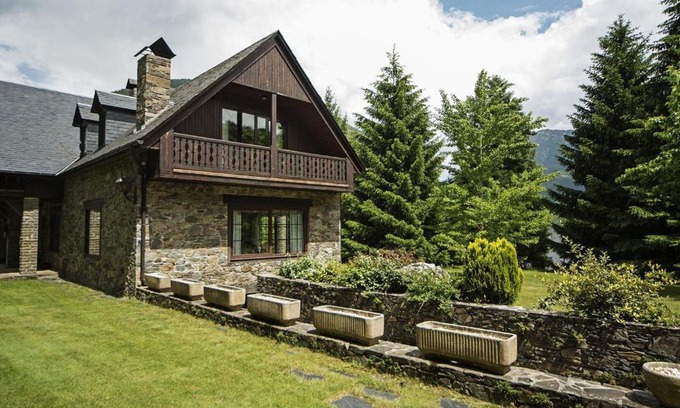 Vielha e Mijaran Casa | Chalet in Vielha near Baqueira Ski Resort