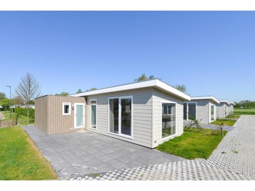 Heinkenszand Chalet De Esquí | Chalet in Zeeland near Stelleplas Pond, cleaning included