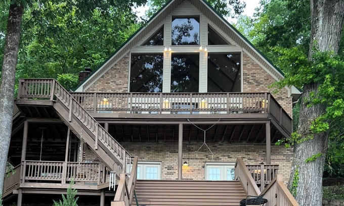 Florence Casa | Chalet Lake Home with Views, Outdoor Decks and Large Swim Dock-- Sleeps 8