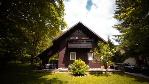 Gozd Martuljek Casa | Chalet Lana with Hot Tub