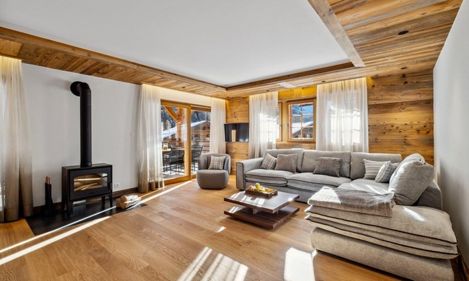 Grimentz Apartamento | Chalet Larchwood by Mrs Miggins 3