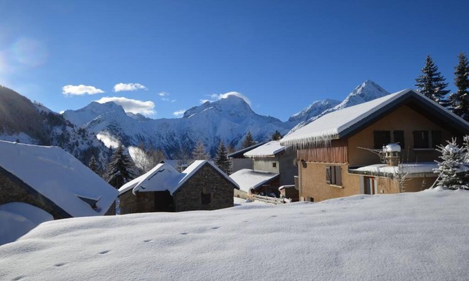 Les Deux Alpes Casa | Chalet le Vertical - Chalet5*, sauna, jacuzzi, billard, balnéo, massage, pistes à 150 m