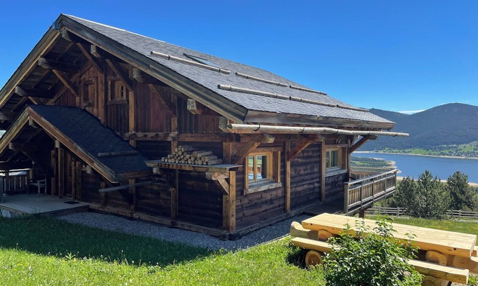 Les Angles Chalet De Esquí | Chalet Marthe 260m2, lake view, 5 stars. Chairlift 300m, center 10mn walk.