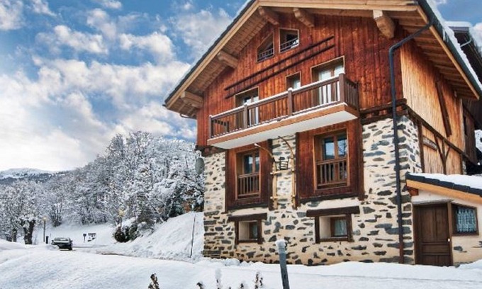 Chandon Chalet De Esquí | Chalet Meribel 3 * en un antiguo granero abovedado.