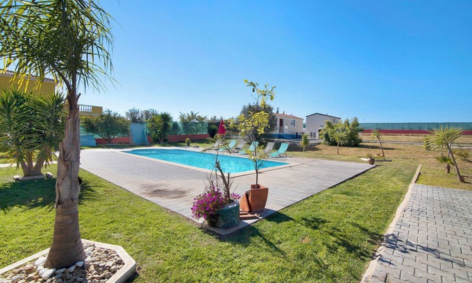 Olhao Chalet De Esquí | Chalet "Mobile Home 2 - Olhão" con piscina compartida y terraza privada