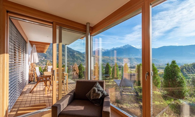 Marlengo Chalet De Esquí | Chalet 'Moosbichlerhof Celina' con vistas a la montaña, piscina compartida y Wi-Fi