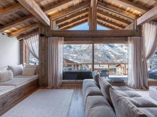 Saint-Marcel Chalet De Esquí | Chalet neuf avec piscine chauffée, espace détente, sauna, bain nordique et salle de cinéma - FR-1-570-57
