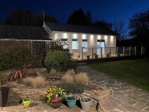 South Galson Chalet De Esquí | Chalet on the Green - Self Contained with parking.