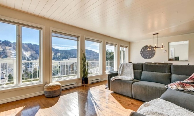 Saint-Sauveur Cabina | Chalet Panoramique Mont-habitant + Nouveaux Décor!