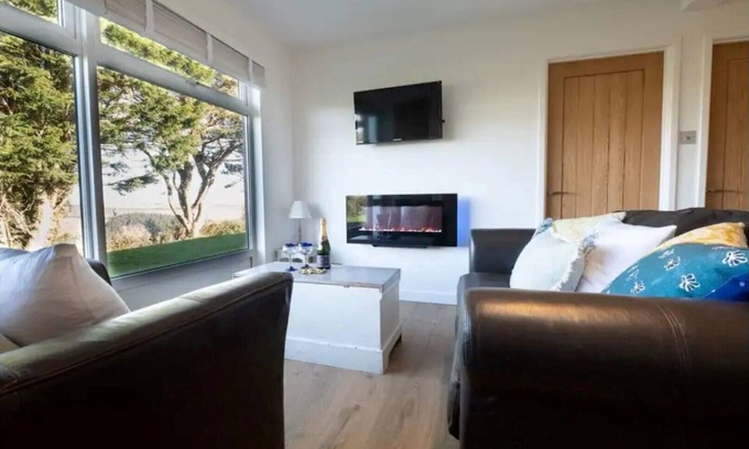 Dartmouth Chalet De Esquí | Chalet Peace ~ wonderful valley views & free parking