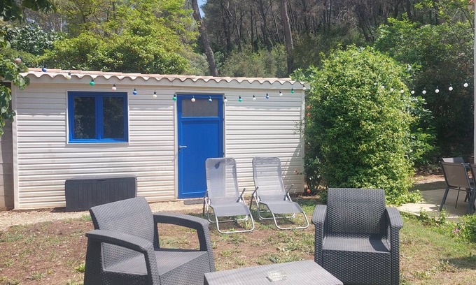 La Bouilladisse Chalet De Esquí | Chalet Pour 2 Personnes au Cœur de la Pinède Entre Aix-en-provence et Marseille