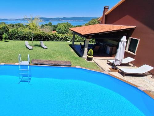 Bueu Casa | Chalet Rural Toñita 400 m playa piscina barbacoa chimenea