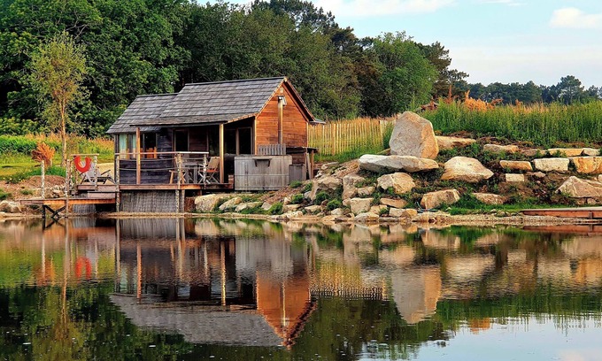 Ploemel Chalet De Esquí | Chalet spa Luxe sur le Bord de L'étang