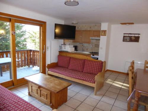 Champagny-en-Vanoise Apartamento | Chalet spacieux avec terrasse, proche commerces et télécabine, garage et parking inclus - FR-1-464-37