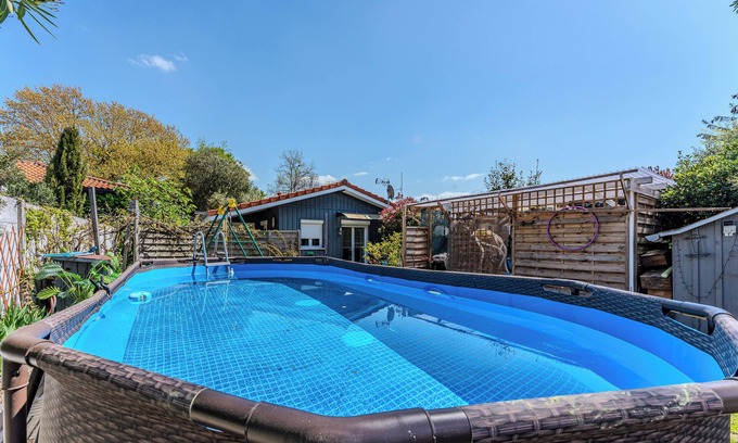 La Teste-de-Buch Casa | Chalet "Studio Bassin D'Arcachon" con piscina compartida, terraza privada y Wi-Fi