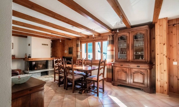 Chironico Apartamento | Chalet-style apartment between walking and bouldering (CHALET NUCLEO 12)