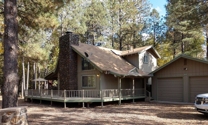 Pinetop Chalet De Esquí | Chalet Estilo Inicio En blanco hermoso Mtns. Pet-Para toda la familia, excelente ubicación!