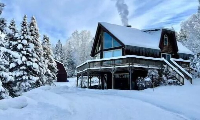 Rangeley Chalet De Esquí | Chalet style home with incredible views