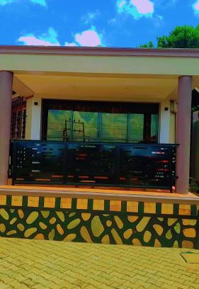 Kampala Apartamento | CHALET suits