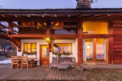 Les Houches Chalet De Esquí | Chalet Taconnaz - Warm & Cosy 3BR Chalet with Fireplace in Nature - By Cozee Rentals