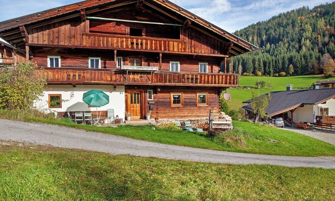 Wildschoenau Casa | Chalet 'Uriges Bauernhaus Achtzehn53' con vistas a la montaña, terraza privada y Wi-Fi