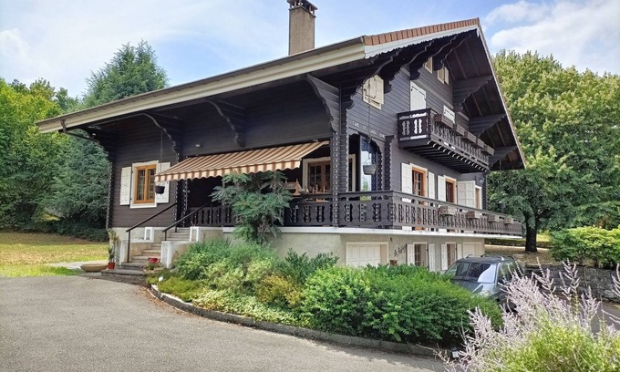 Lugrin Chalet De Esquí | Chalet view of Lake Geneva