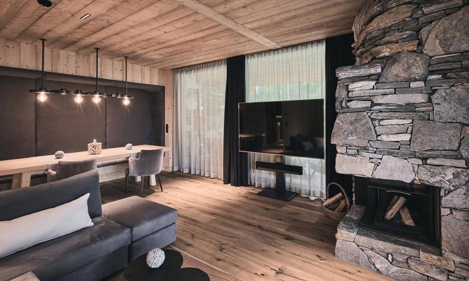 Racines Chalet De Esquí | Chalet 'Waldchalet mit Jacouzzi' con vistas a la montaña, terraza privada y Wi-Fi