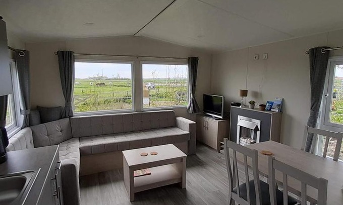 Grijpskerke Chalet De Esquí | Chalet Weizicht op minicamping Hoogelande