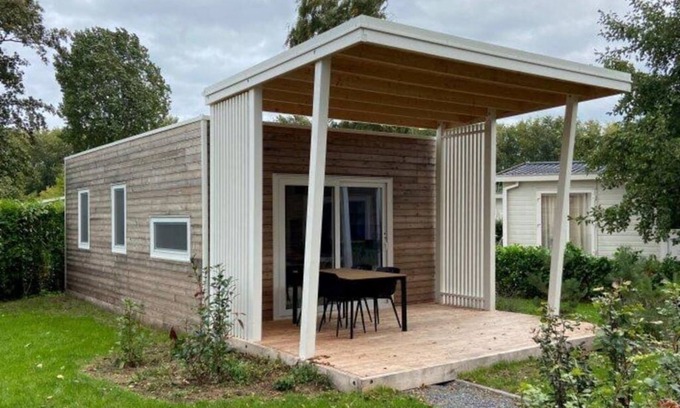 Dordtse Biesbosch Chalet De Esquí | Chalet with 2 bedrooms and a terrace