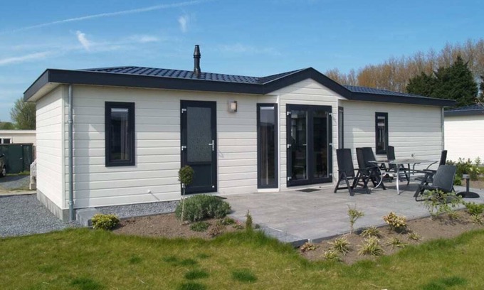 Dordtse Biesbosch Chalet De Esquí | Chalet with 3 bedrooms and a terrace