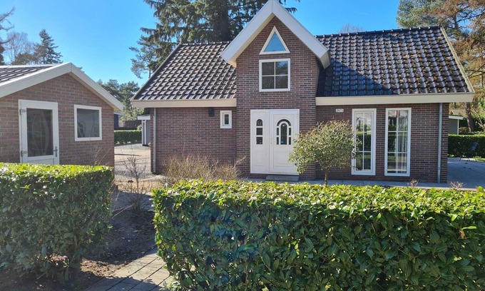 Lochem Casa | Chalet with 5 bedrooms and 2 bathrooms