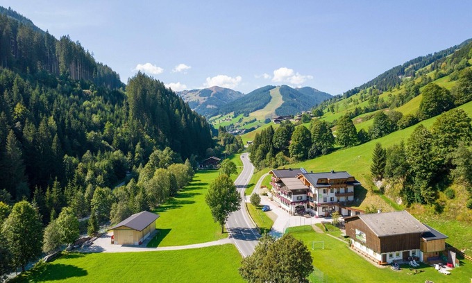 Saalbach Chalet De Esquí | Chalet With Sauna and Jokercard in Summer