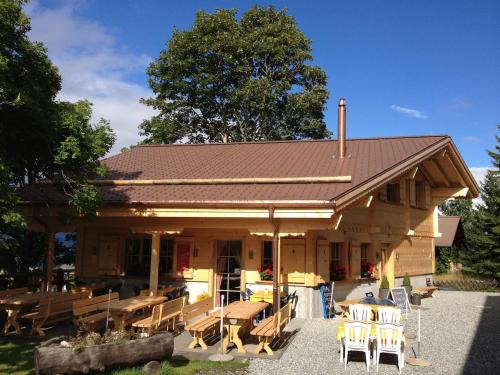 Axalp Casa | Chalet with gourmet kitchen for 4-8 people
