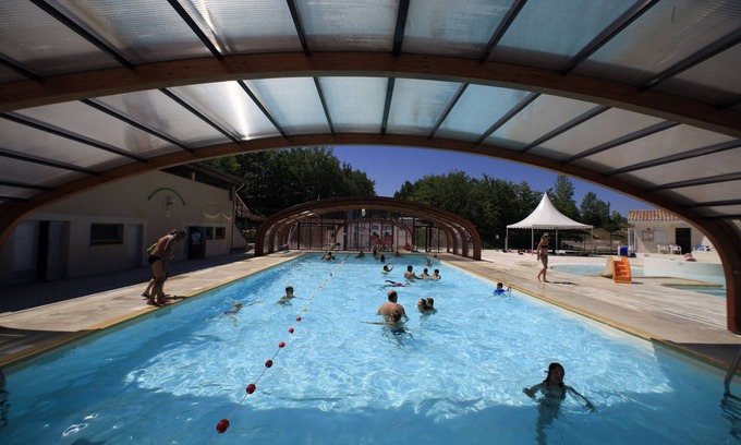 Monclar-de-Quercy Chalet De Esquí | Chalet con piscina de temporada cerca de Montauban en residencia de vacaciones